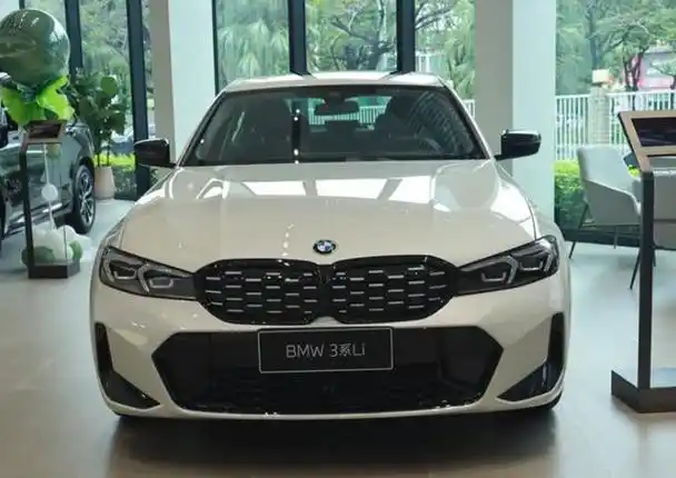 燃油品牌都加入了"价格战",就拿今天我们要说的宝马3系这款车来讲