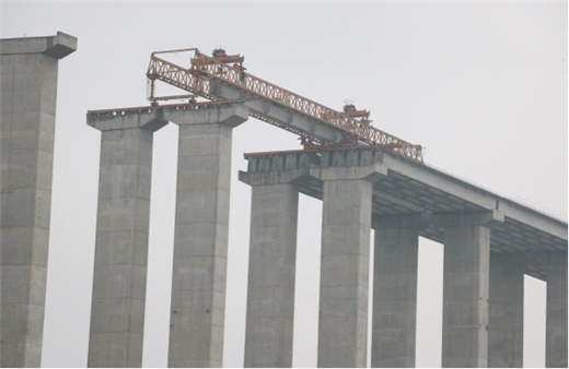 >> 特大桥大型深水基础钢套箱围堰施工工法 请问国内大型公路桥梁与特