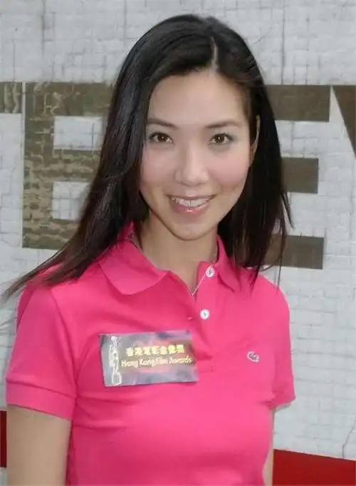 香港女歌手激怒向华强侄子遭炮轰!当事人一头雾水不知何事仍道歉