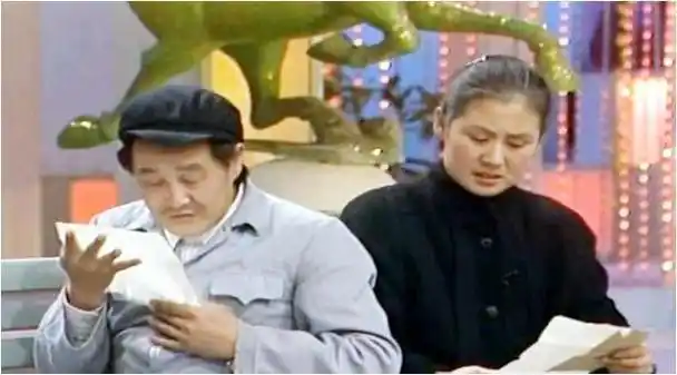 春晚常客风采依旧结婚37年低调幸福如今晋升正师级文工团团长