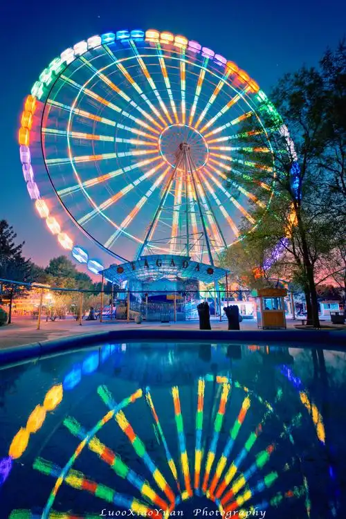 彩虹摩天轮.