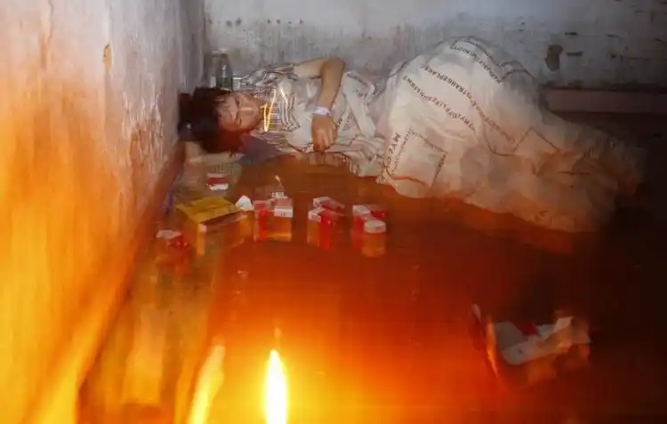 见证一名吸毒者生命的最后几天 悲惨!(组图)