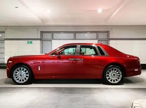 世上仅此一辆劳斯莱斯红色特别版幻影