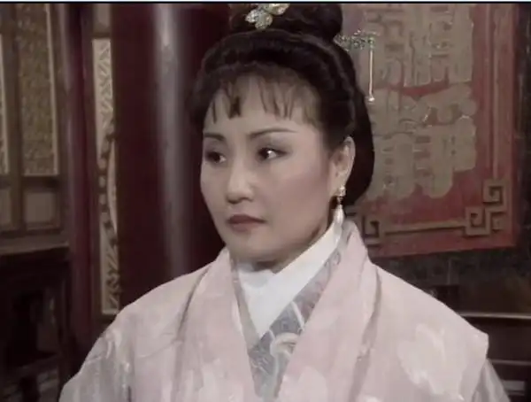 【图】"许仙姐姐"尹宝莲图片 知性女人惹人爱