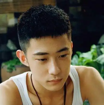 长脸男适合什么发型 长脸男生发型设计图片(2)