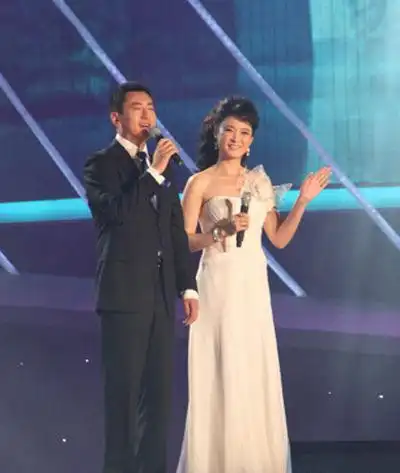 央视美女主持人桑晨曾因身材高挑落选舞蹈学院如今成人生赢家