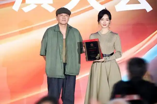 5月28日晚,"2024电视剧导演大会"举办了《2024电视剧导演之夜》,导演