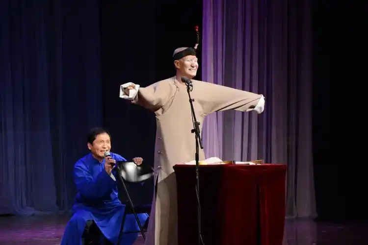 王文友,刘朝表演三人双簧《打今儿说起》李金斗,王文林表演相声