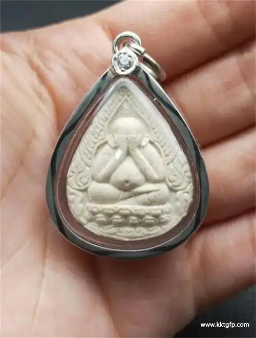 泰国佛牌 掩面佛牌的功效与禁忌详解-掩面佛-佛牌-泰国佛牌-kiki佛牌