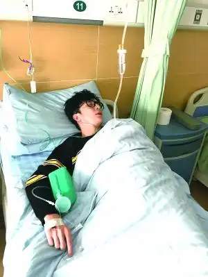 《我们的挑战》薛之谦带病录制急送医