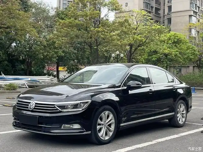 大众迈腾17年上牌330tsi18t豪华版一手车