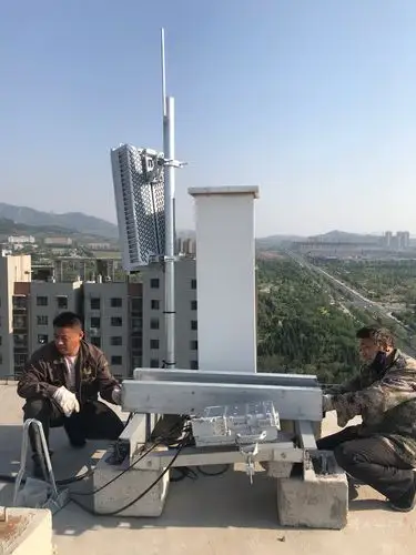 金如意小区11号楼未经过业主同意在楼顶安装信号塔2个多月过去了