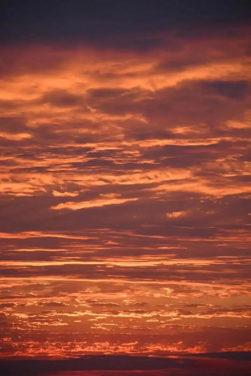 落日熔金,暮云合璧