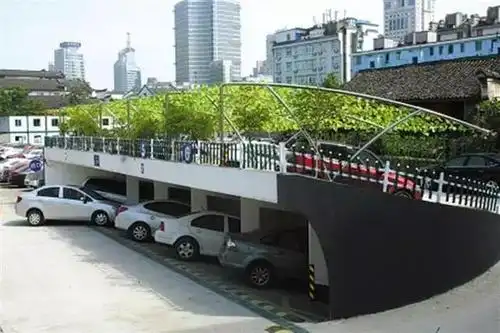 据说这种平面斜置式停车库空间提升65真能缓解压力