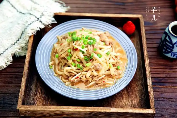 原创教你白萝卜炒肉丝的家常做法,简单美味,上桌被疯抢,好吃特下饭