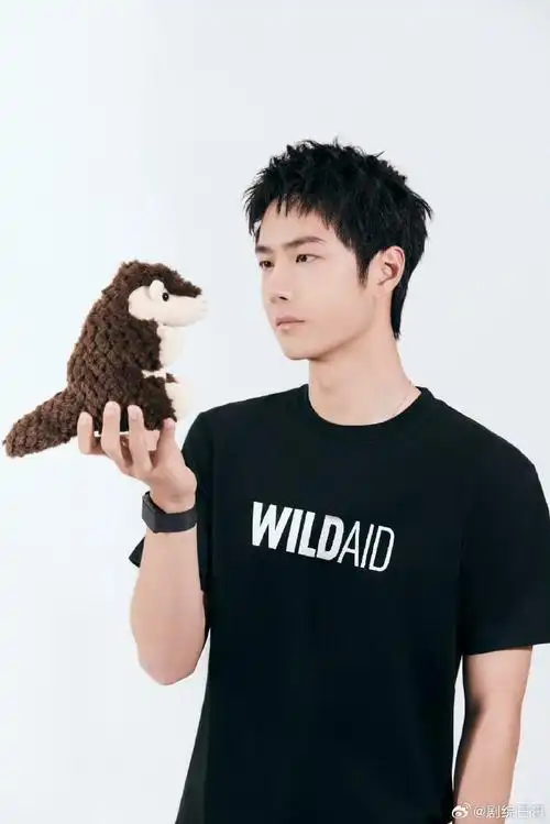 王一博短发黑t##王一博黑t好cool