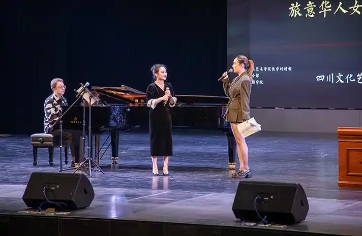 著名男高音歌唱家莫华伦旅意华人女高音王冰冰声乐讲座在四川文化艺术