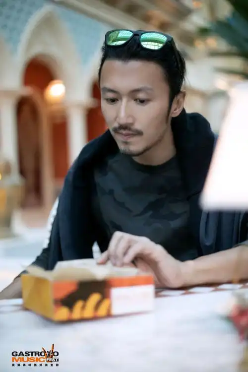 锋味摇滚美食节##谢霆锋便便先生造型甜点