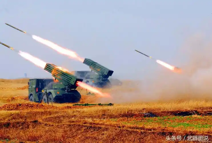 中轻年骨干,中国81式122毫米自行火箭炮高清大图