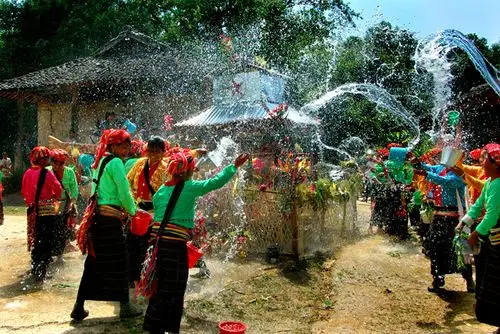 德宏州少数民族之德昂族—古老神秘的茶农 - 民族文化 - 德宏网