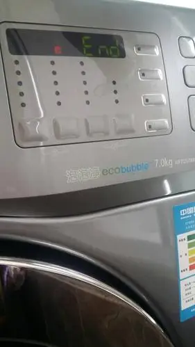 三星滚筒洗衣机 刚洗完衣服然后发现有个桶图标老闪 什么意思?