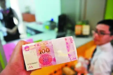 新100元人民币"出柜"atm暂时还取不到新版钱币