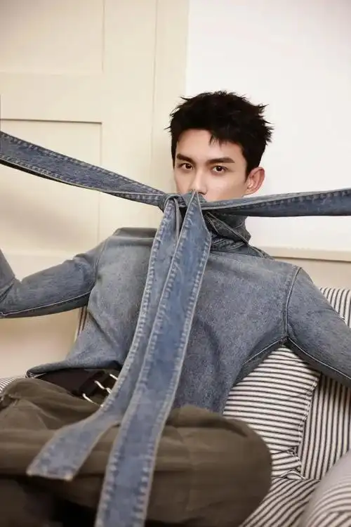 帅气演员吴磊最新线下活动造型图出炉啦生图太帅啦