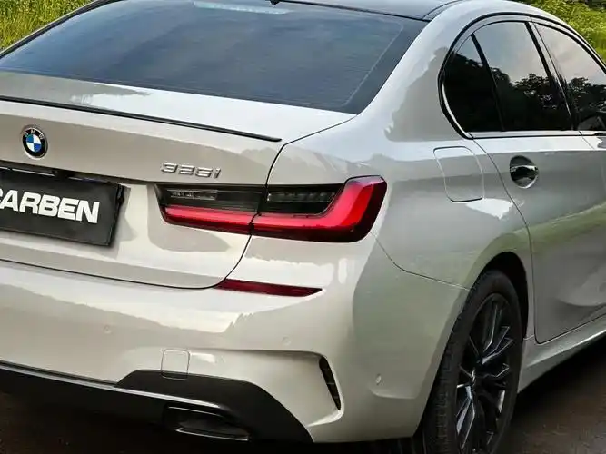 蓝天白云-宝马3系(水泥灰浅灰)