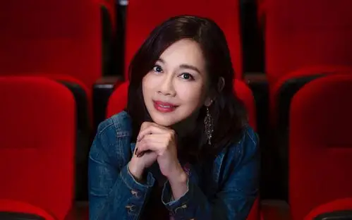 陈松伶:乘风破浪,越过山丘,只愿优雅健康地老去我现在做的很多事情都