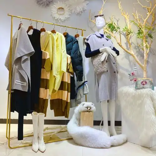 中高档品牌女装折扣批发 厂家直销潮流服装批发 直播精品女装货源