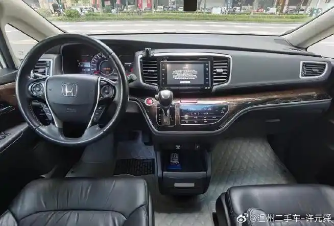本田奥德赛2.4尊享版 上牌14年8月 实表公里15万,原版