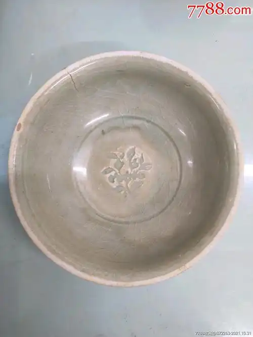 明代龙泉刻花碗