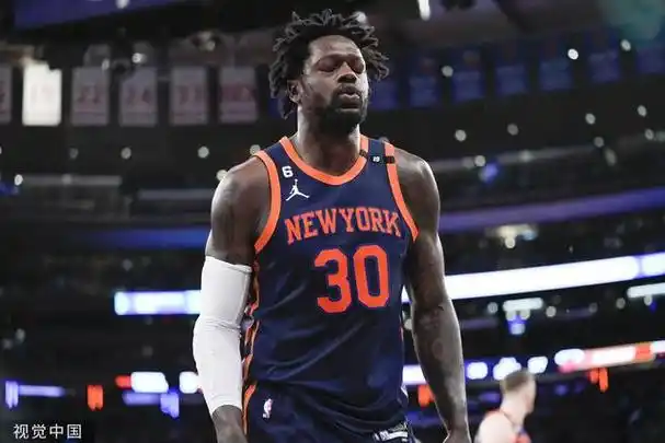 北京时间3月31日,纽约尼克斯队官方宣布,球队当家球星朱利叶斯-兰德尔