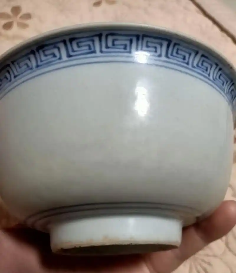 明早期暗工青花回纹碗.#我负责拍摄分享你负责欣赏 #传承古代 - 抖音