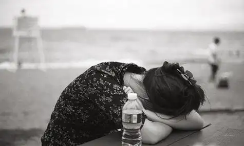 受委屈无处表达的句子 没有人依靠的心酸句子