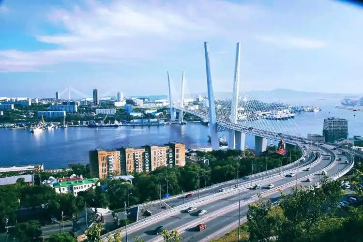 金角湾大桥是一座斜拉桥