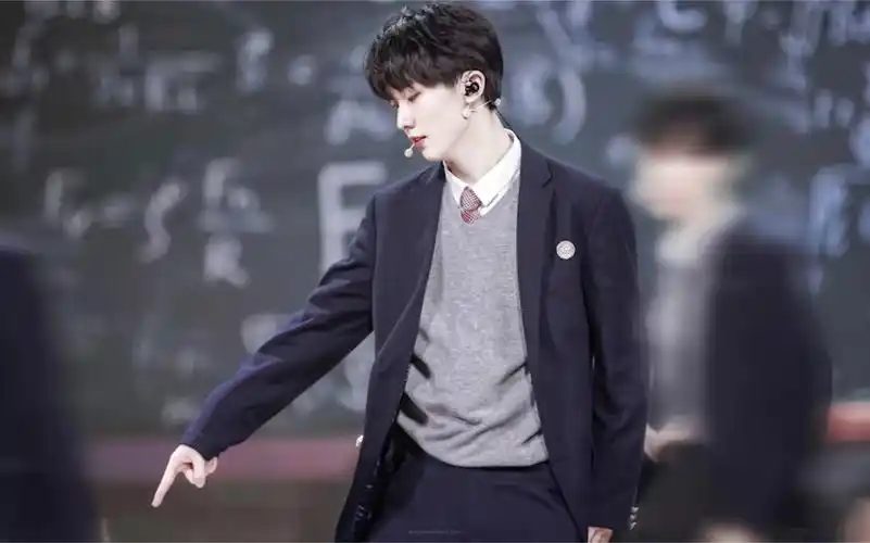 一键换装!《相遇》 -- 马嘉祺直拍