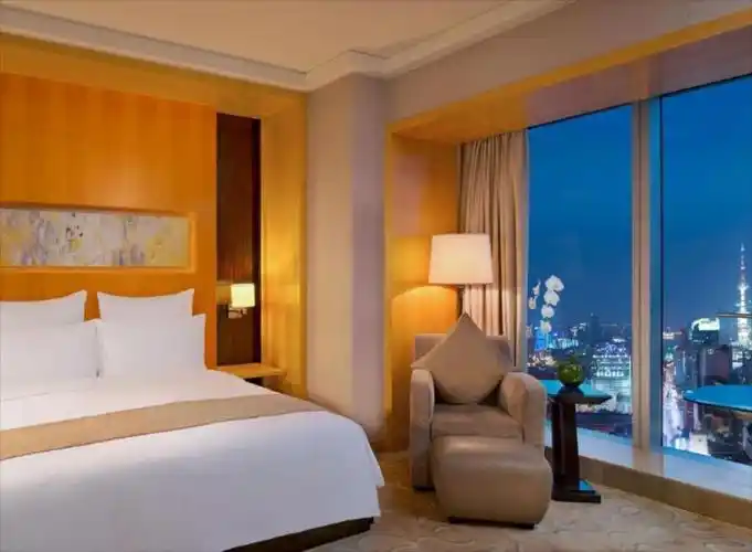 上海世茂皇家艾美酒店 (le royal méridien shanghai)