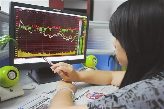 经济学家不建议上班族炒股 分析:上班族炒股为啥难赚钱?