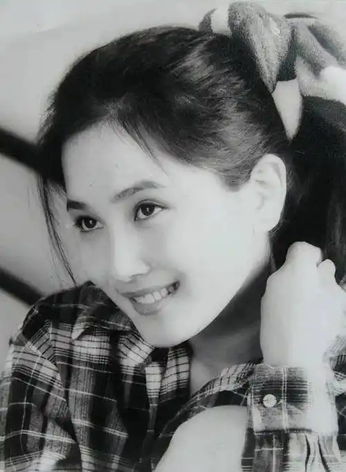 离婚后,她只字不提前夫侯勇,和女儿相依为命,如今45岁重返年轻|沈蓉