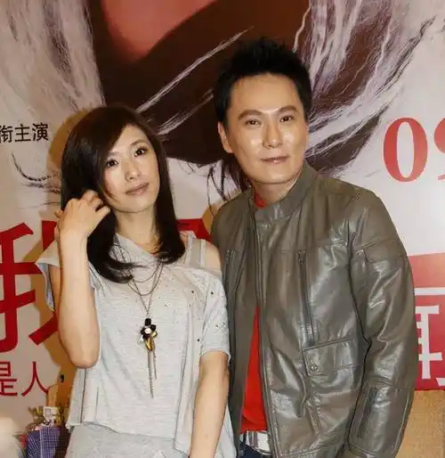 就有一位女粉丝朱小妹非常喜欢他的歌曲,对张信哲更是爱慕不已,然而