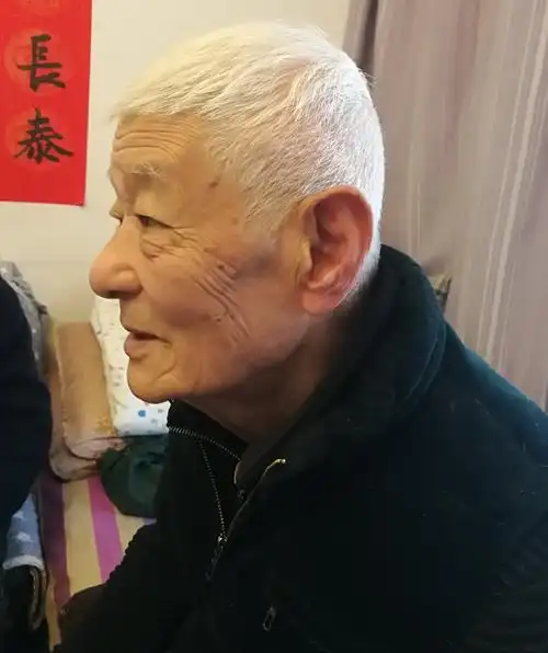 我们陪同母亲去一一舅舅家!