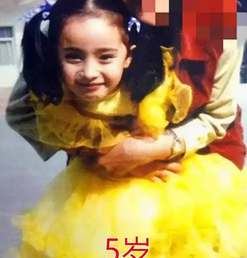 原创杨幂的3岁5岁16岁18岁见证美女的诞生