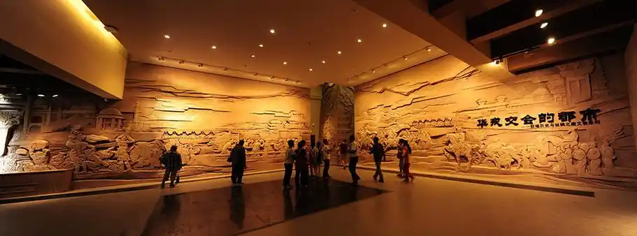 敦煌市博物馆《华戎交会的都市—敦煌历史与丝绸之路文物陈列》固定性