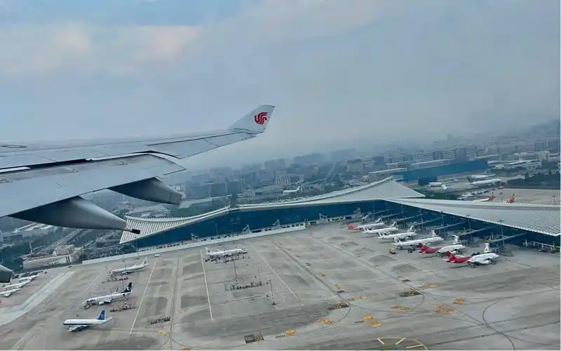 中国国际航空 a332 厦门高崎机场起飞 右舷视角