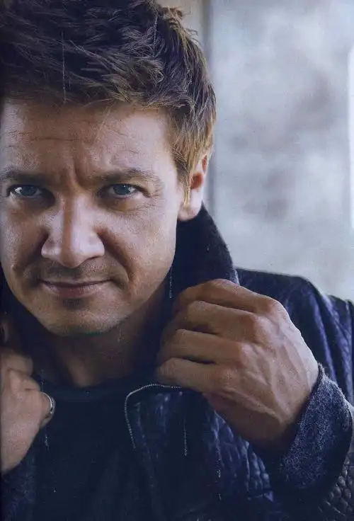 p>杰瑞米·雷纳(jeremy renner),1971年1月7日出生于美国加州
