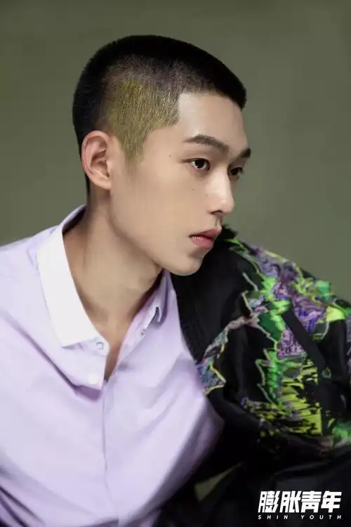 王锵的干净少年感新玩法!