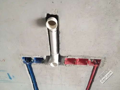 电视墙弱电 强电 50管预埋.jpg