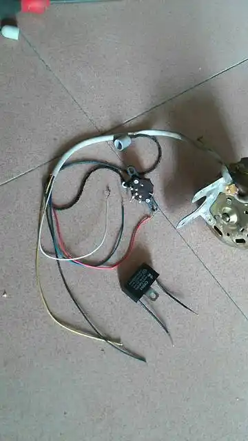 壁扇上的摇头装置去掉了,电容和开关怎么接?