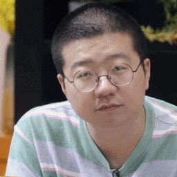 做家务的男人gif李诞gif迷之自信gif搞怪gif